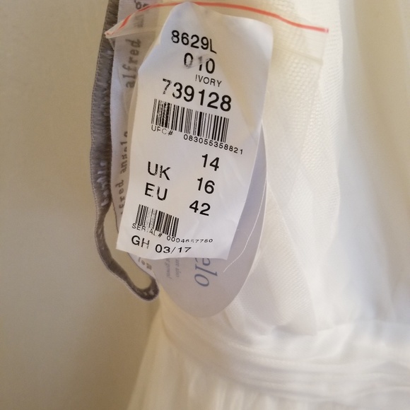 Bridesmaid Deess - Picture 2 of 4